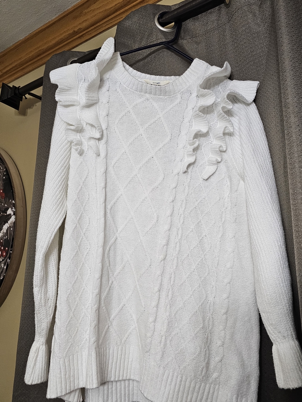 Terra & Sky White Ruffle Cable Knit Crewneck Sweater